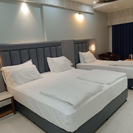Hotel Lee Garden Near To Blue Flag Beach 500 Mtrs Puri Esterno foto