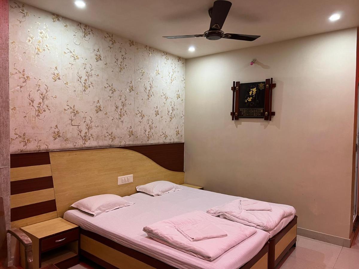 Hotel Lee Garden Near To Blue Flag Beach 500 Mtrs Puri Esterno foto