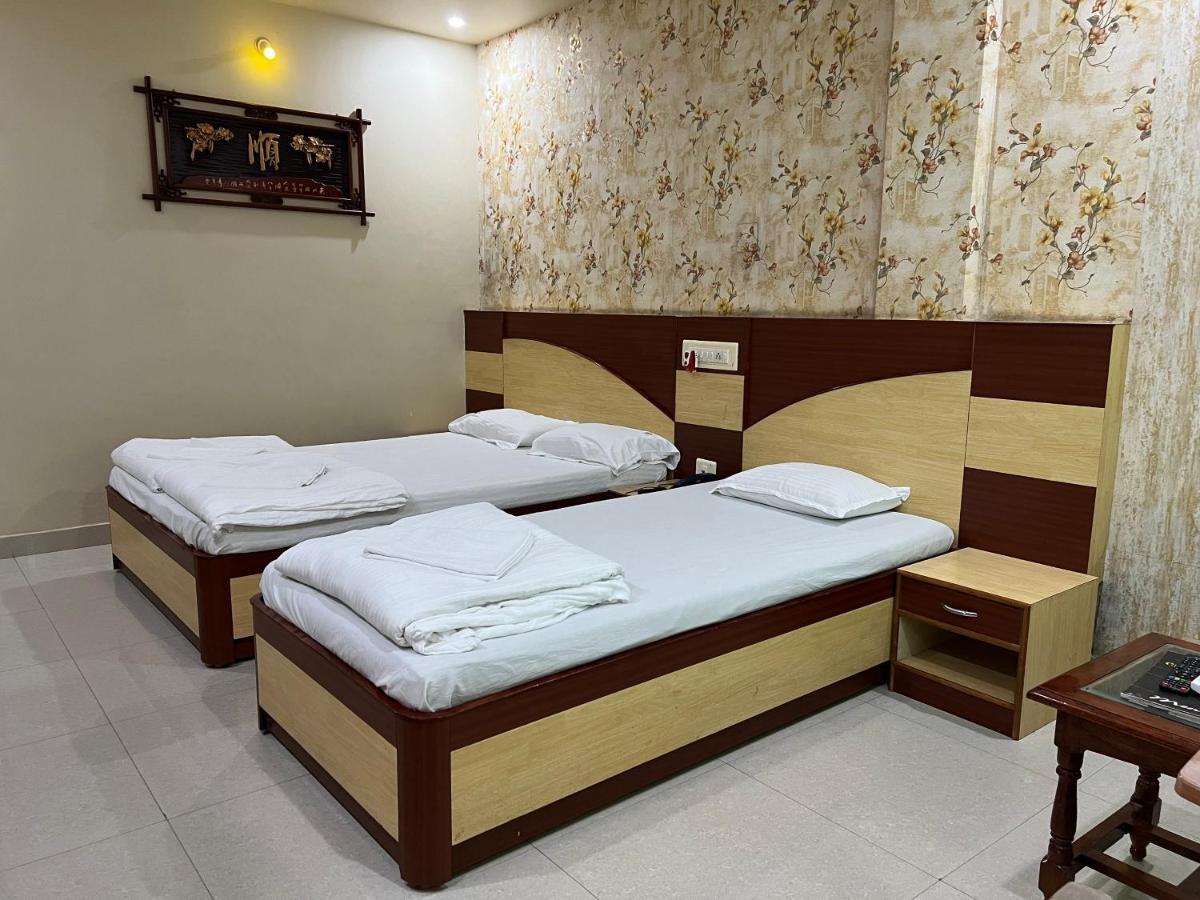 Hotel Lee Garden Near To Blue Flag Beach 500 Mtrs Puri Esterno foto