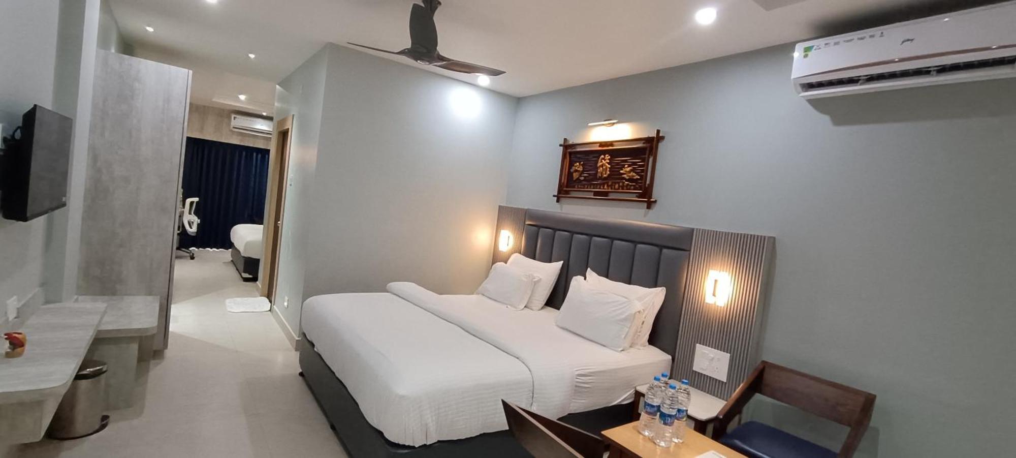 Hotel Lee Garden Near To Blue Flag Beach 500 Mtrs Puri Esterno foto