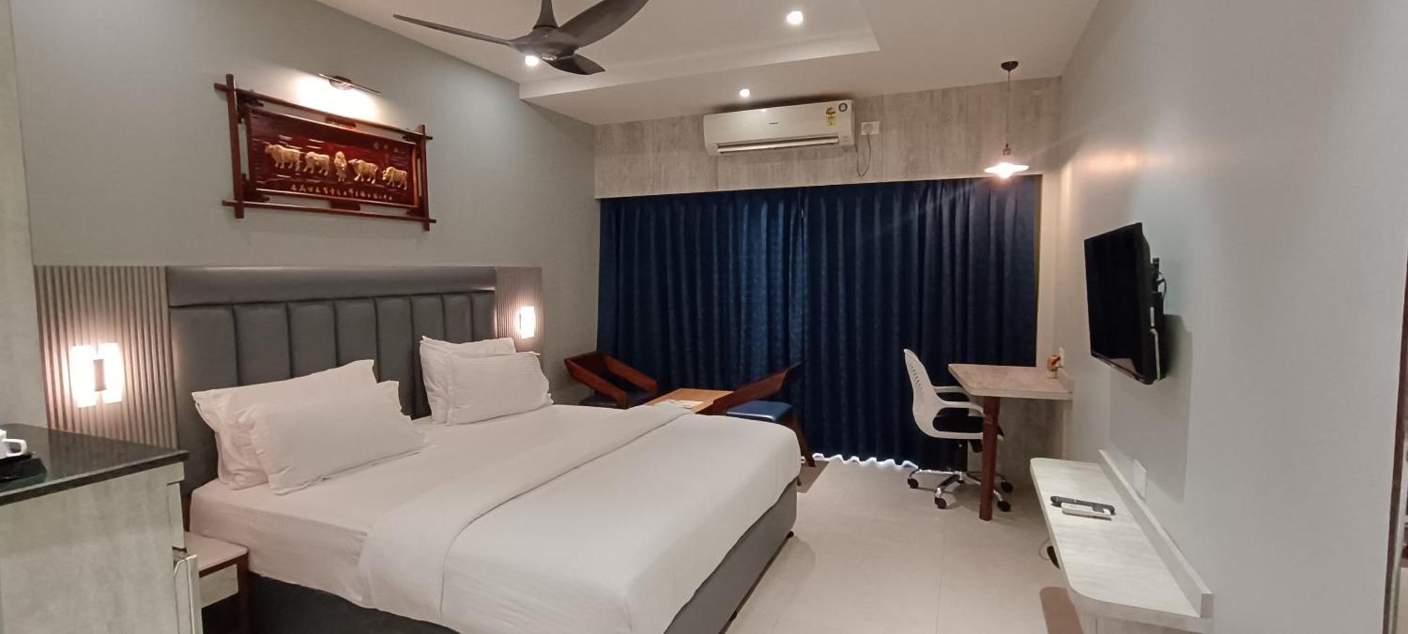 Hotel Lee Garden Near To Blue Flag Beach 500 Mtrs Puri Esterno foto